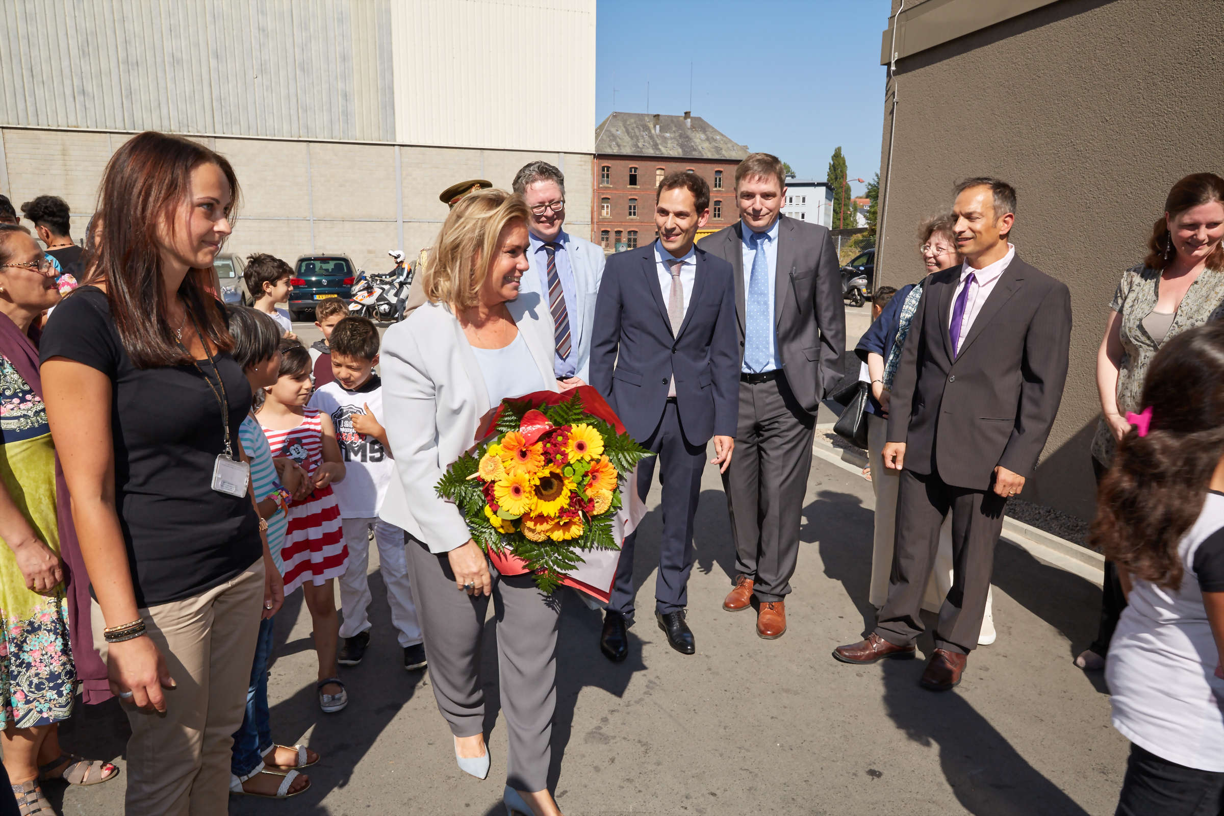 S A R La Grande Duchesse Visite Le Centre Daccueil Dudelange